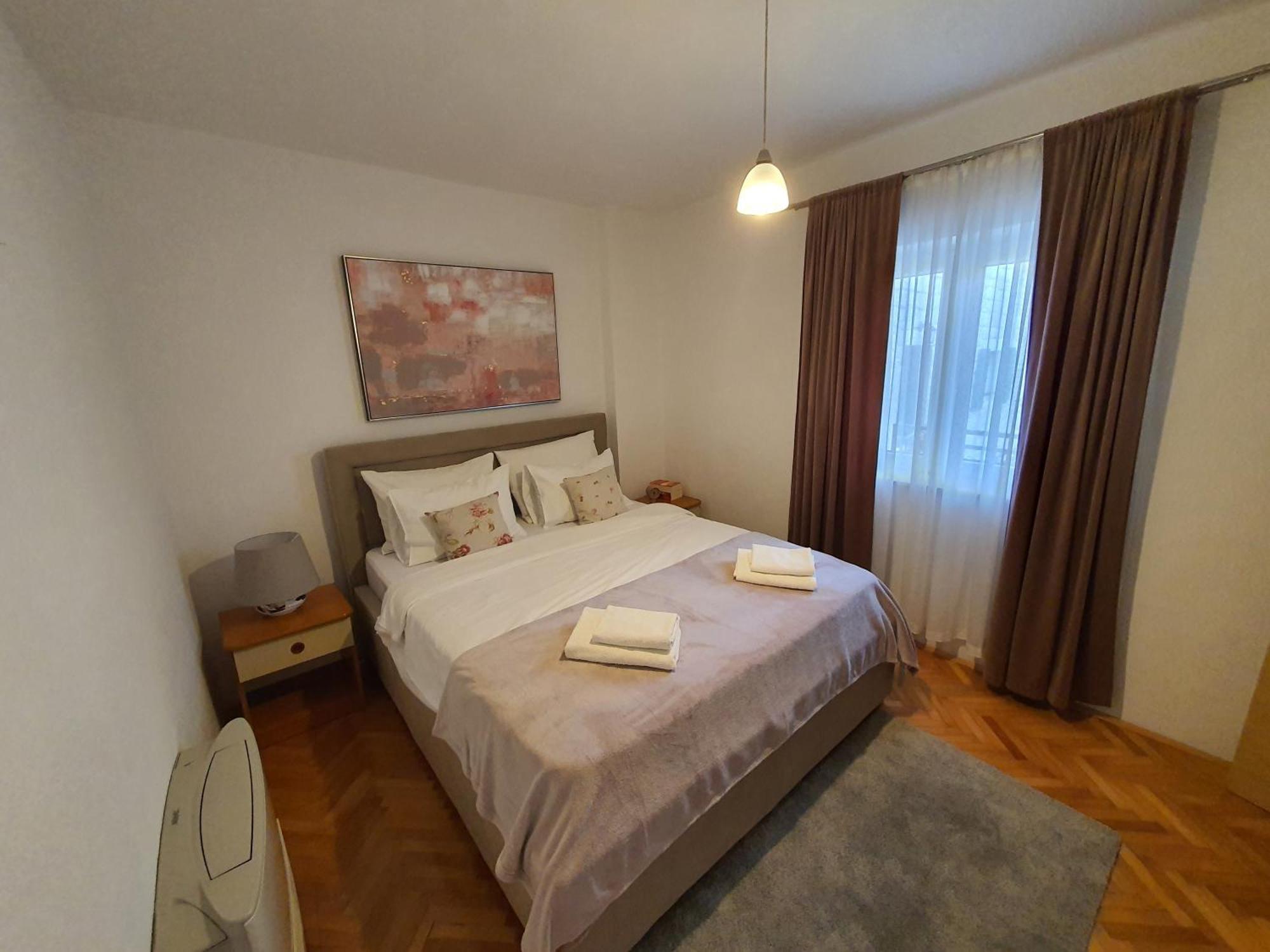 Dvor - Ap4, Ap5, Ap6 Apartment *